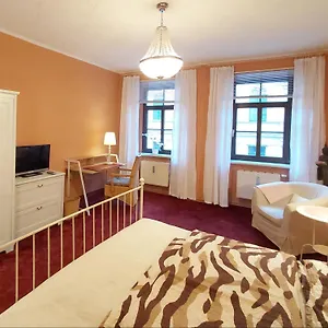 Apartment City-ferienwohnungen-dresden&cottage Im Garten - Zentral In Der Neustadt Louisenstrasse, Dresden